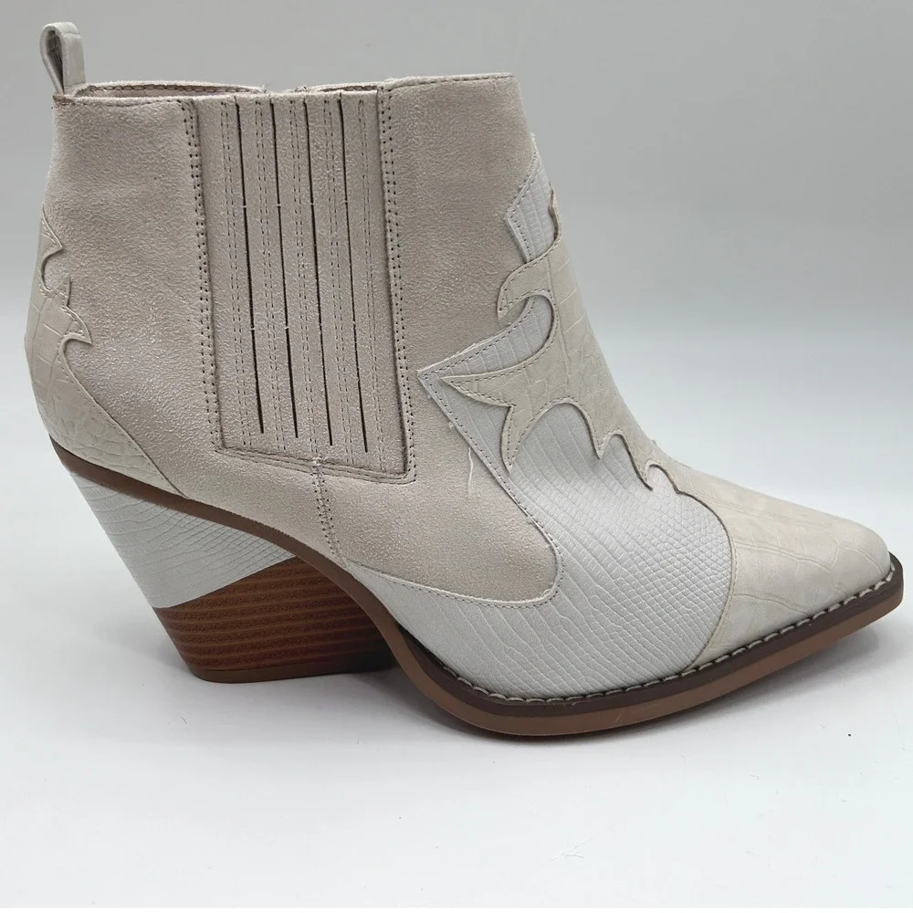 Cato White Western Cowboy Ankle Boots Size 11 Pointed Toe Cowgirl Booties NWOT